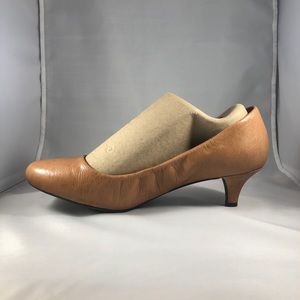 Me Too Leather Kitten Heel Shoes, Sz 9.5, Tan